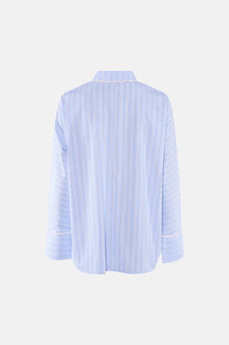 Blauw overhemd met lange mouwen van ONLY, voorzien van verticale strepen en kanten details bij de kraag en manchetten.
