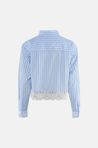 Blauw gestreept overhemd met lange mouwen van ONLY, afgewerkt met kanten details.