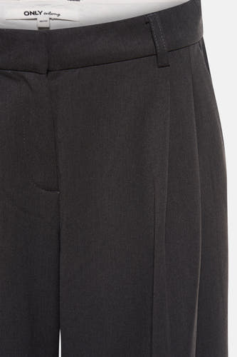 Grijze broek van ONLY Tailoring, met plooien en een riemlusdetail.