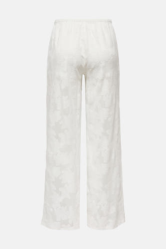 Witte broek van ONLY, met een bloemenpatroon in kanttextuur.
