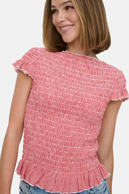 Rood T-shirt met korte mouwen van ONLY®, met een rode en witte geruite print en smockdetails.

