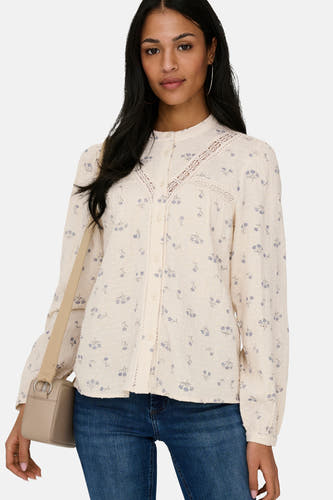 Ecru hemd met lange mouwen van ONLY, met een blauw bloemenpatroon en kanten details.
