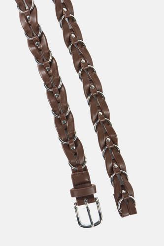 Bruine leren riem met metalen ringen van ONLY®, gevlochten design en zilverkleurige gesp, close-up weergave