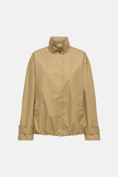 Manteau court beige de JDY avec manches longues et col montant, vu de dos.