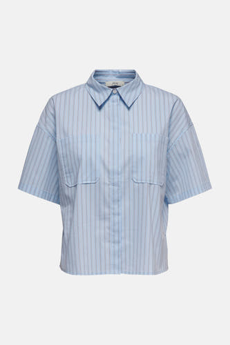 Blauw gestreept overhemd met korte mouwen van JDY, met twee borstzakken en een klassieke kraag.