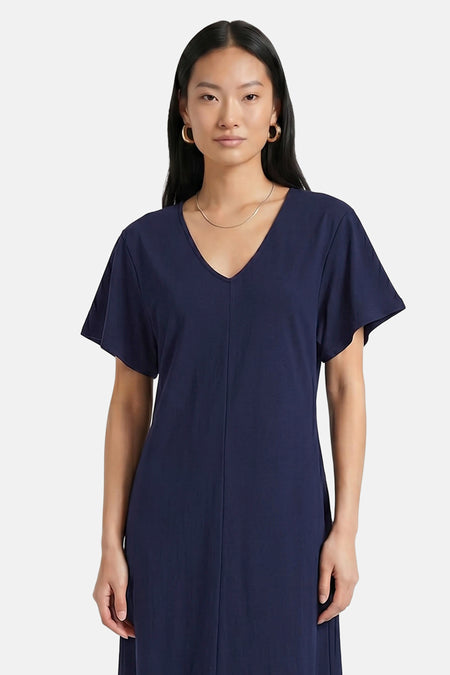 Blauw korte mouwen kleedje van JDY, V-hals met centrale naden, eenvoudig en comfortabel design, front view