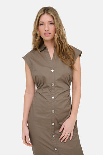 Bruine jurk met korte mouwen van ONLY, met knoopsluiting aan de voorkant en een getailleerd silhouet.