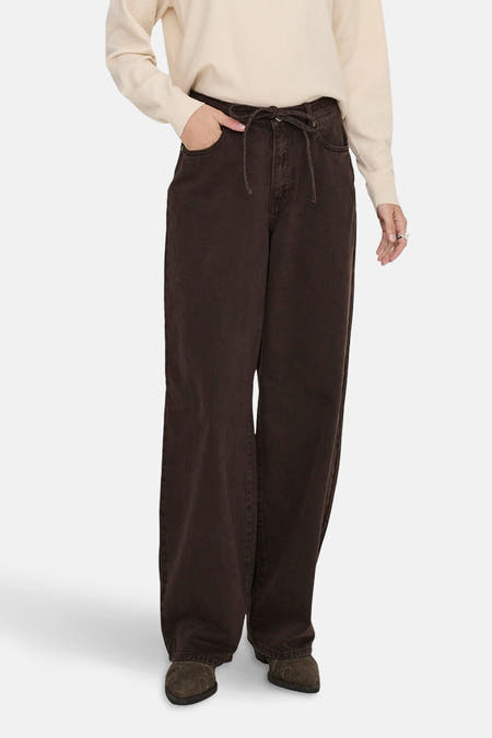 Bruine gekleurde jeans van ONLY®, met een tailleband met trekkoord en losse pasvorm.