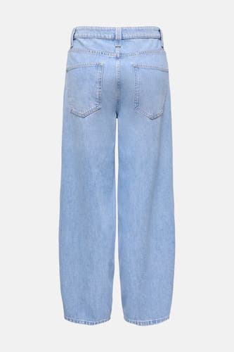 Jean spécial fit en denim bleu clair d'ONLY, avec des poches arrière et des jambes larges.