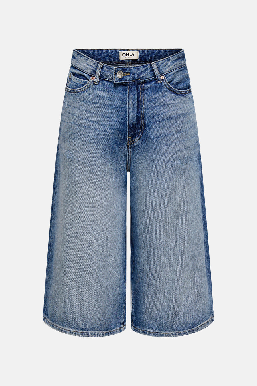 Arrière d'un short en jean bleu moyen ample de ONLY® avec poches arrière et une étiquette de marque en cuir.