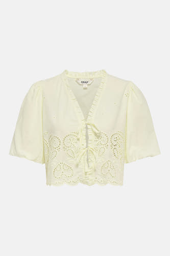 Ecru hemd met korte mouwen van ONLY, met broderie details en knoopsluiting aan de voorkant.
