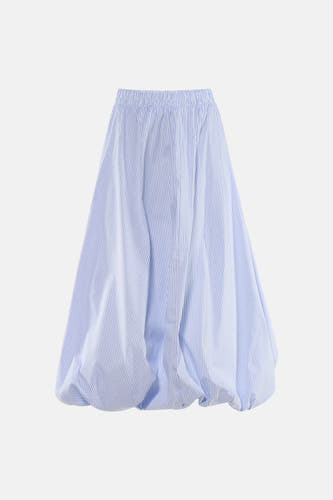 Blauw-witte gestreepte lange rok van ONLY® met elastische taille en vloeiende A-lijn, front view