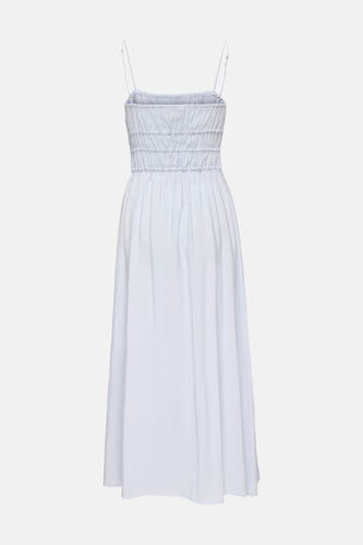 Robe bleue sans manches ONLY® avec un corsage smocké, des bretelles spaghetti réglables et une jupe évasée, dos.