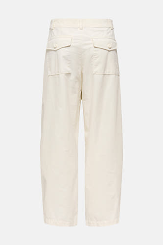 Beige chino broek van ONLY® met zakken en knopen, achterzijde, rechte pasvorm
