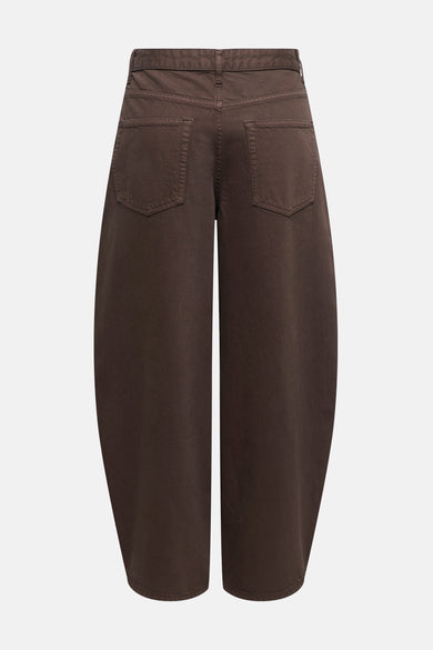 Bruine broek van ONLY, met zakken aan de achterkant, effen kleur en wijde pijpen.
