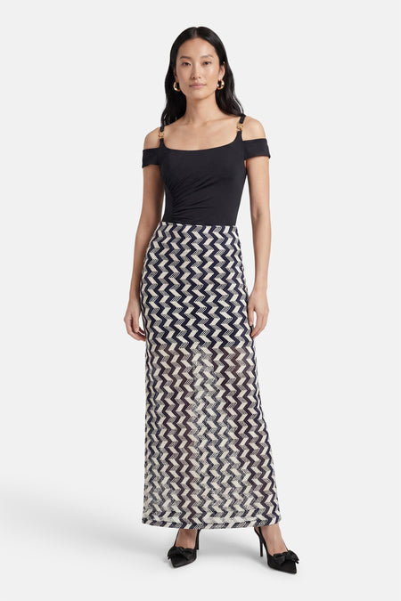 Lange multicolor rok met zigzagpatroon van ONLY®, in donkerblauw en gebroken wit.