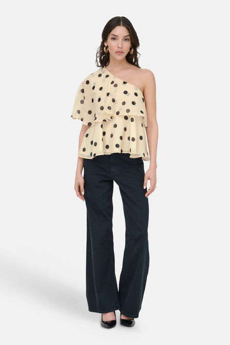 Ecru blouse met korte mouwen van JDY, met één schouder, zwarte stippen en gelaagde ruches.