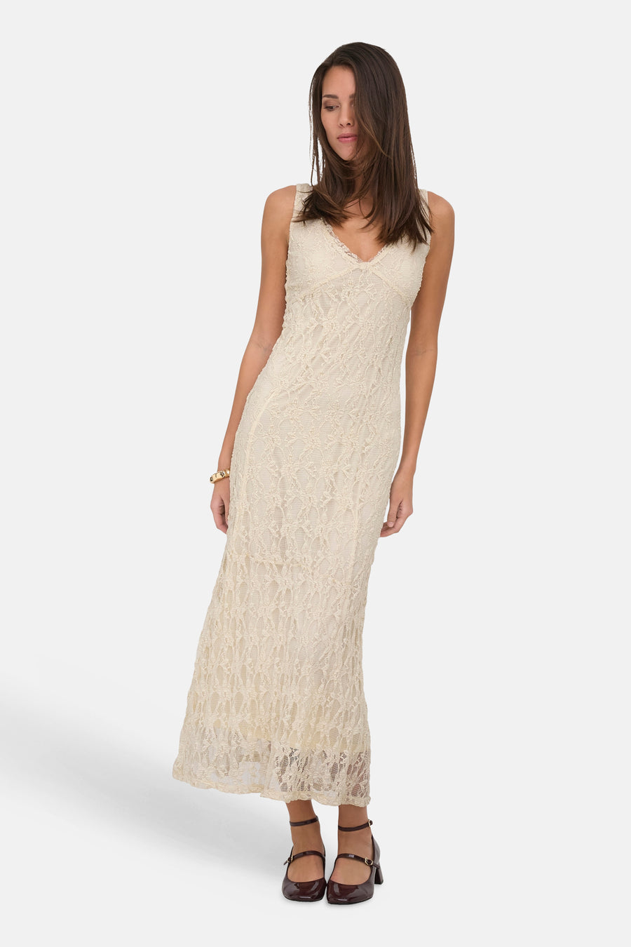 Ecru mouwloos maxi kleedje van ONLY® met kanten textuur en V-hals.