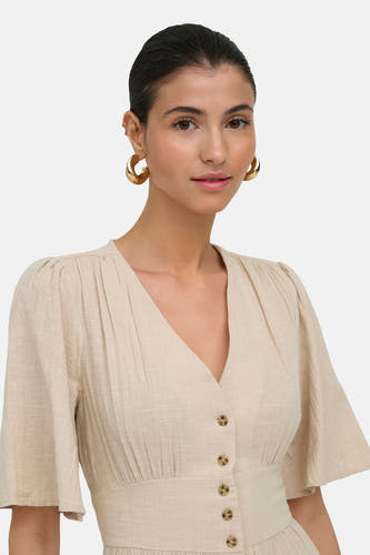 Beige kleedje met korte mouwen van ONLY® van gestructureerde stof met V-hals en knoopjes.