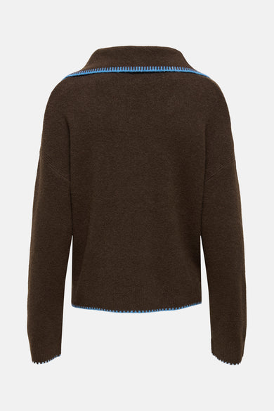 Bruine trui met V-hals van ONLY®, afgewerkt met blauwe details.