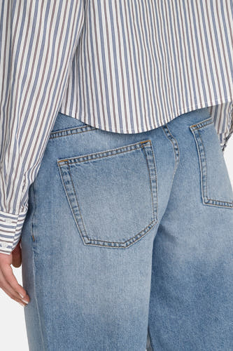 Short - light blue denim