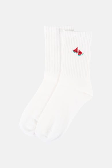 Chaussettes blanches d'ONLY Essentials, avec des motifs de pastèques brodés.