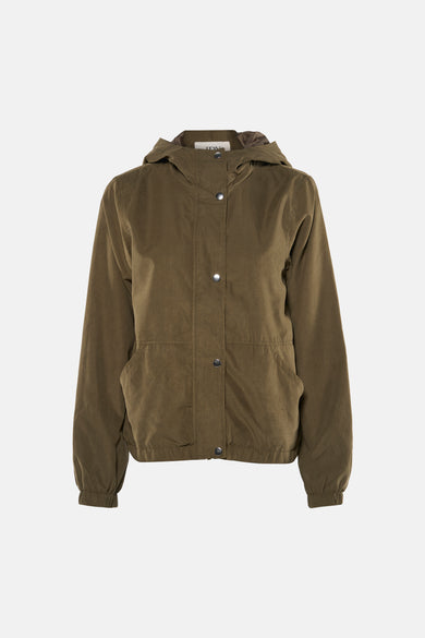 Veste verte de JDY, avec une capuche, une coupe courte et des détails élastiques à l'ourlet et aux poignets.