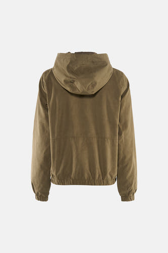 Groene jas van JDY, met een capuchon, korte lengte en elastische details aan de onderkant en manchetten.