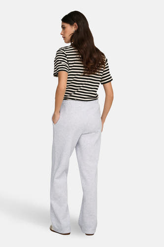 Grijze joggingbroek van ONLY, met wijde pijpen en steekzakken.