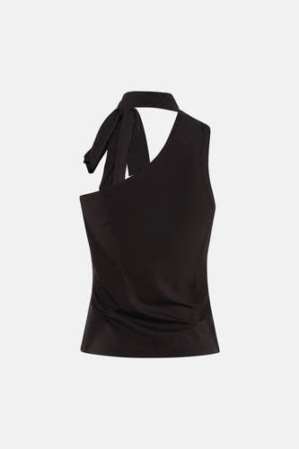 Zwarte mouwloze top van JDY met asymmetrische halslijn en strikdetail op de schouder.