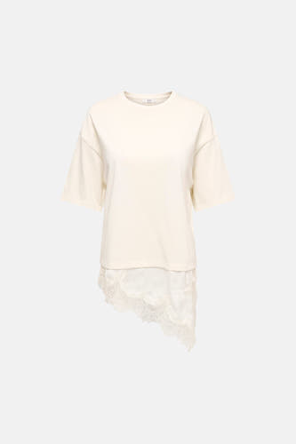 Beige T-shirt met korte mouwen van JDY, met asymmetrische kanten details aan de onderkant.
