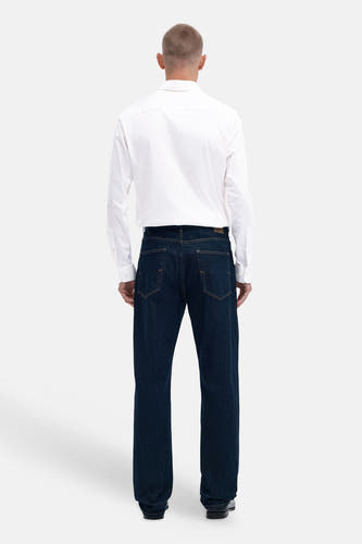 Wit overhemd met lange mouwen van SELECTED, achterkant weergegeven, gestreken stof, gepaard met donkerblauwe jeans