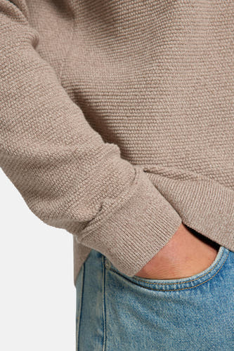 Sweat-shirt marron avec col rond de SELECTED, en tissu texturé et poche à jeans.