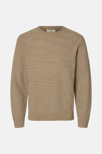 Pull marron avec col rond de SELECTED, avec un fin côtelé et des manches longues.