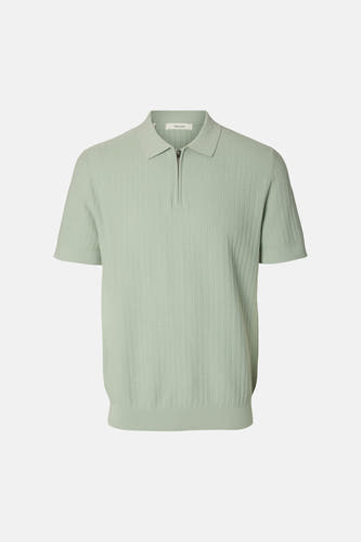 Polo verte SELECTED, à manches courtes et avec un subtil motif côtelé vertical.