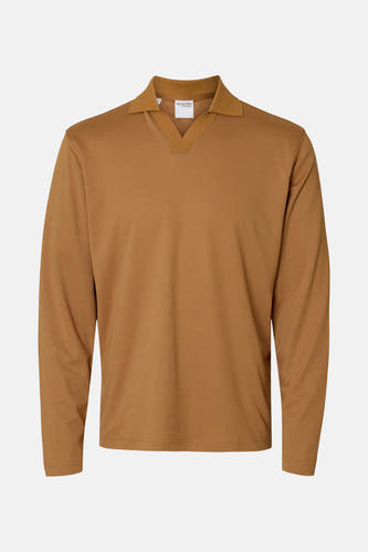 Polo beige de SELECTED, avec des manches longues et un col ouvert.