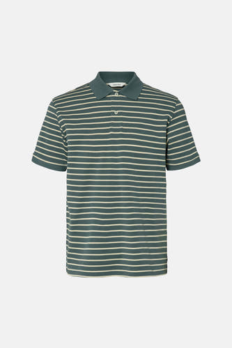 Groene polo met korte mouwen van SELECTED, gestreept met lichtbeige strepen, klassieke kraag en knoopsluiting.