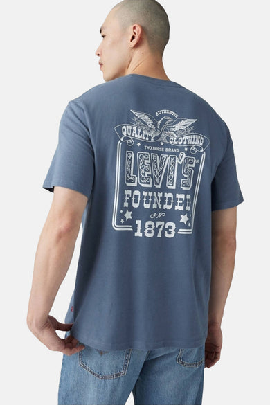 Blauw T-shirt met korte mouwen van Levi's, met een grote witte print op de rug.