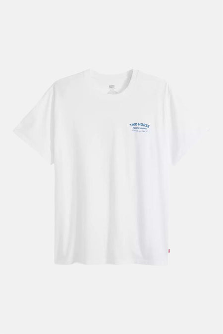 Wit T-shirt van Levi's®, met een kleine blauwe tekstprint op de borst.