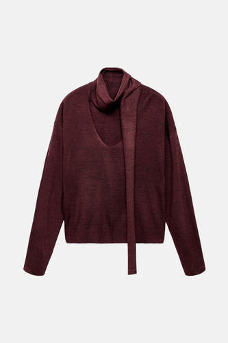 Bordeaux trui met ronde hals van MANGO, met sjaal detail en lange mouwen.
