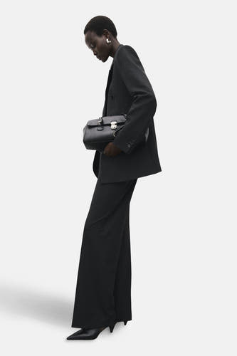 Pantalon gris de costume MANGOANGO,éé un blazer et et noir noir noir.
