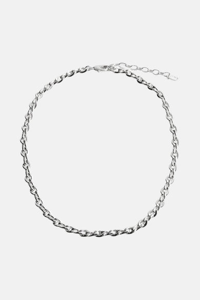 Korte zilveren halsketting van MANGO, met een fijne schakel en een verlengketting.
