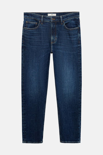 Jean tapered bleu marine de MANGO, avec des poches classiques et une subtile usure.