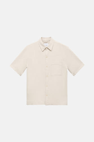 Ecru jeanshemd van MANGO, met korte mouwen en een borstzak.
