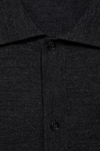 Grijs gilet van MANGO, met knoopsluiting en fijne knit textuur.