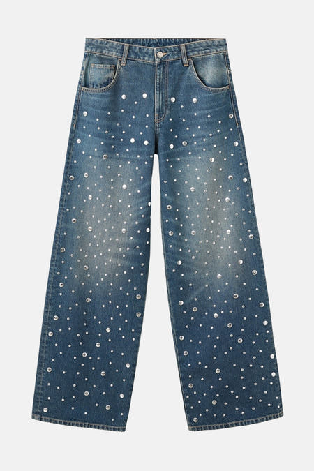 Jean droit bleu marine de MANGO, orné de strass argentés.