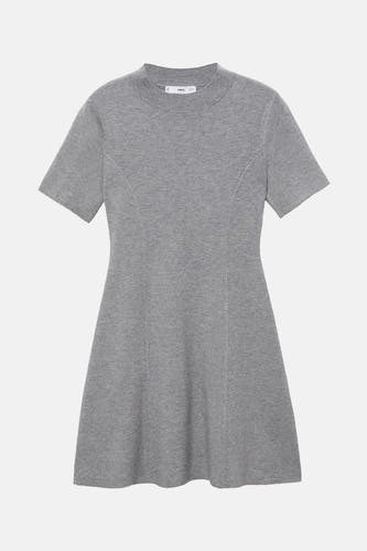 Vêtement gris à manches courtes de MANGO, avec un modèle joint et des finitions discrètes.