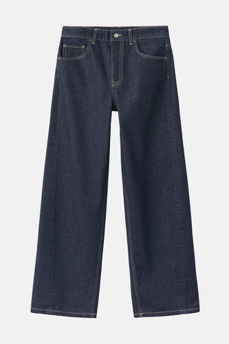 Jean denim bleu marine spécial fit de MANGO, avec des jambes larges et des surpiqures contrastantes.