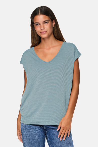 T-shirt bleu clair à manches courtes de PIECES®, avec un col V et des rayures horizontales.