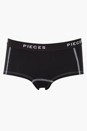 Zwarte shorty van Pieces met elastische tailleband voorzien van merklogo, en contrasterende stiksels.
